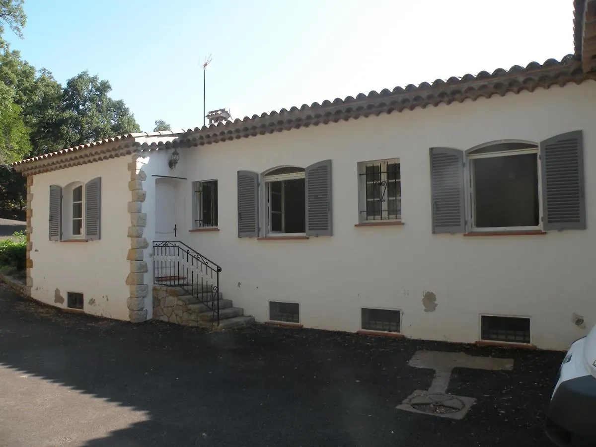 Appartement Chambre Tout Confort Piscine Xxl Sauna Parking à Saint-Jean-de-l'Esterel 0*,  France