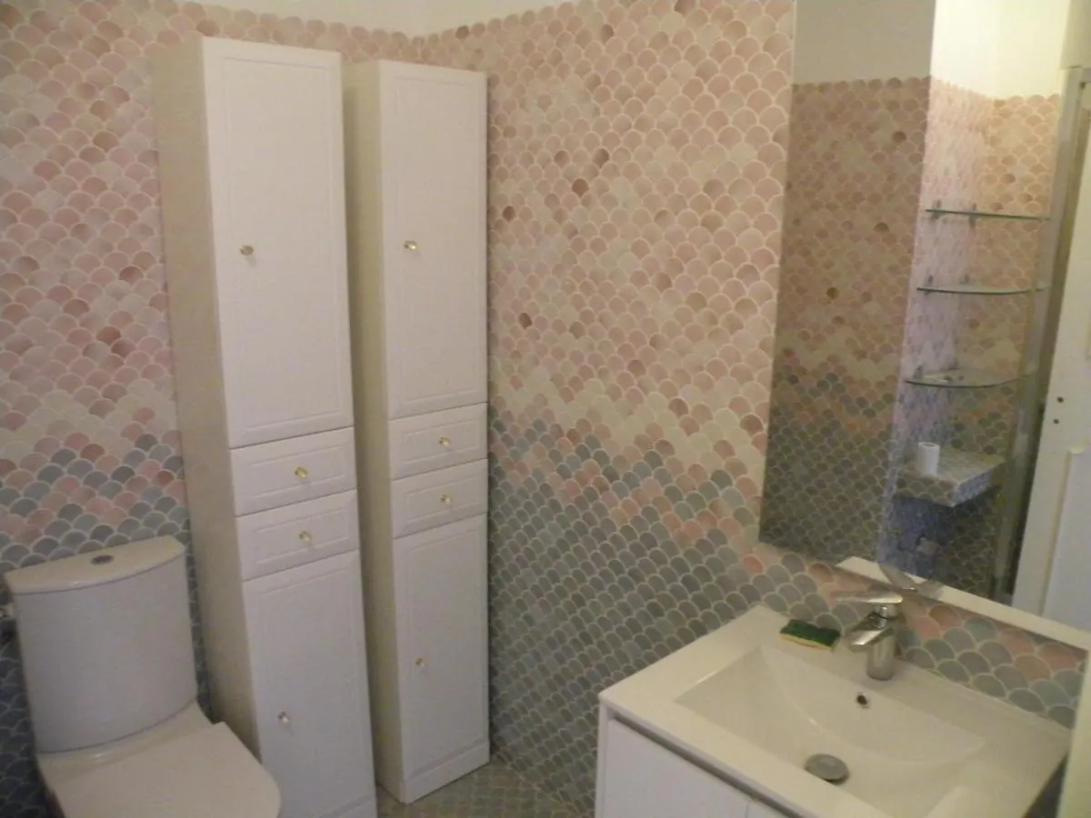 Appartement Chambre Tout Confort Piscine Xxl Sauna Parking à Saint-Jean-de-l'Esterel 0*,  France