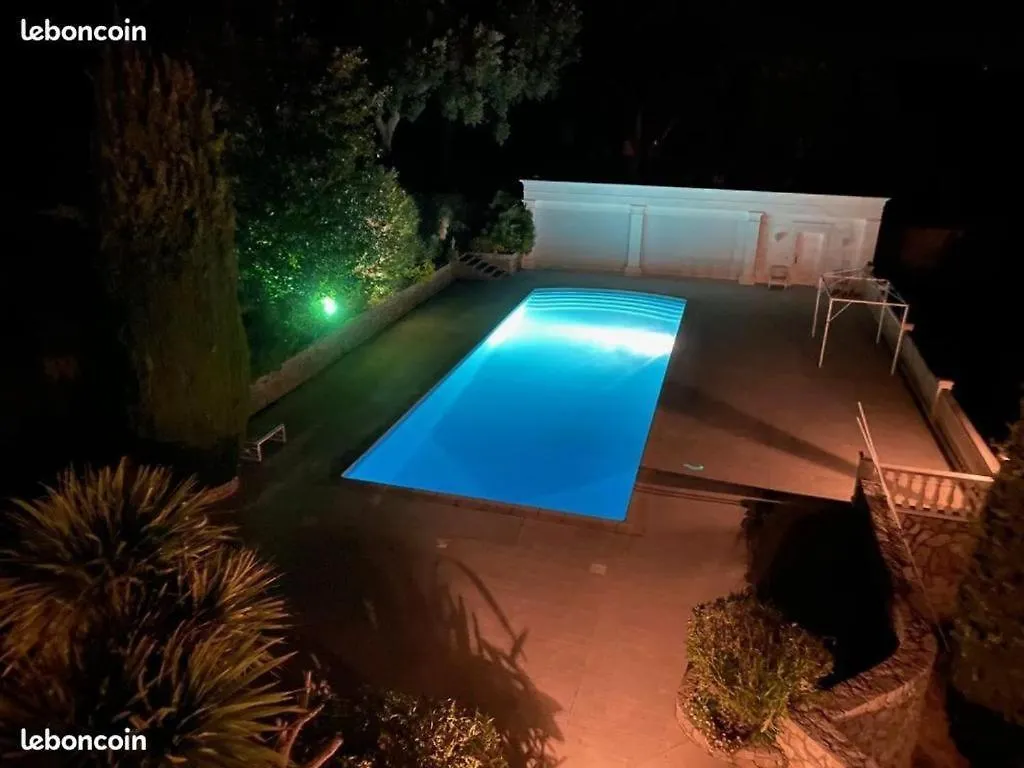 Appartement Chambre Tout Confort Piscine Xxl Sauna Parking à Saint-Jean-de-l'Esterel Séjour chez l'habitant
