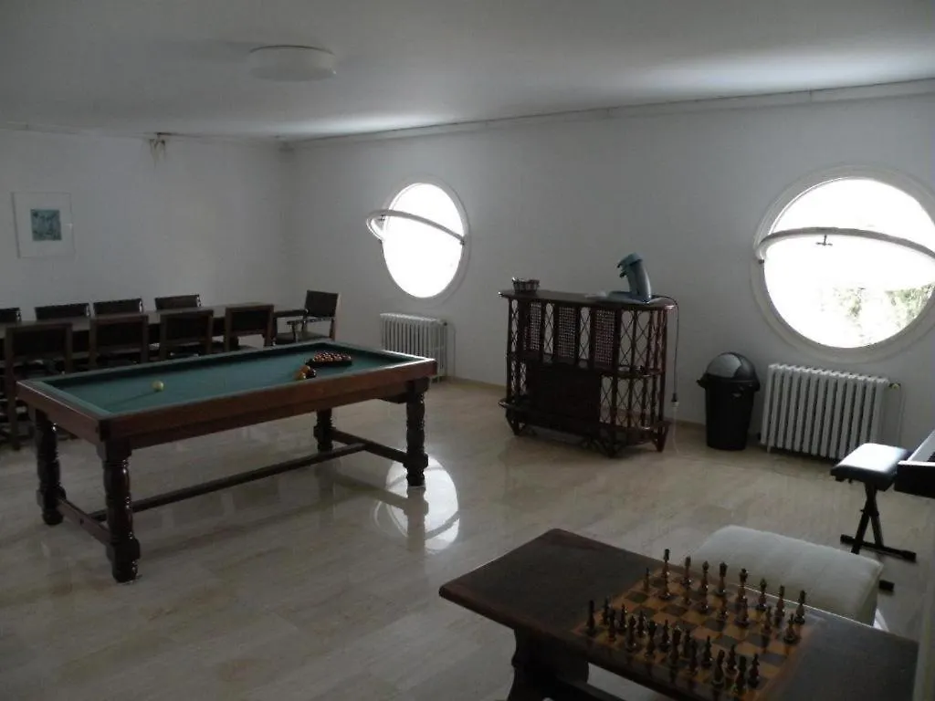 Appartement Chambre Tout Confort Piscine Xxl Sauna Parking à Saint-Jean-de-l'Esterel Séjour chez l'habitant